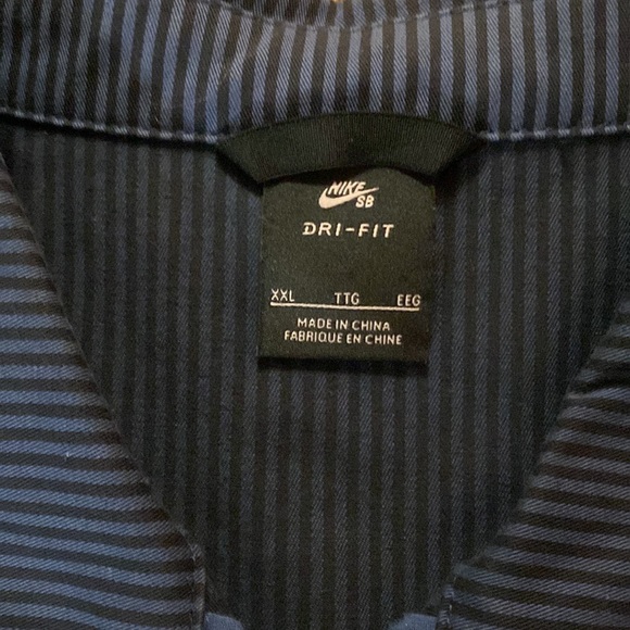 Nike half zip shirt/size xxl - Picture 2 of 6